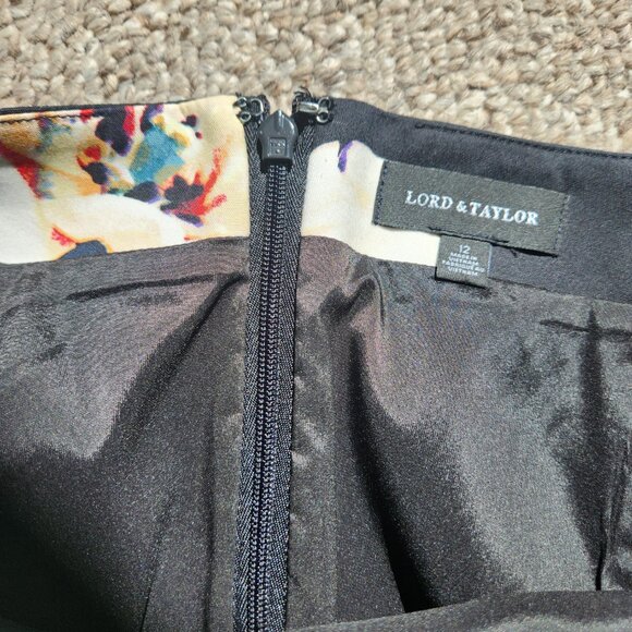 Lord & Taylor Floral Pencil Skirt – Size 12 - Picture 3 of 4